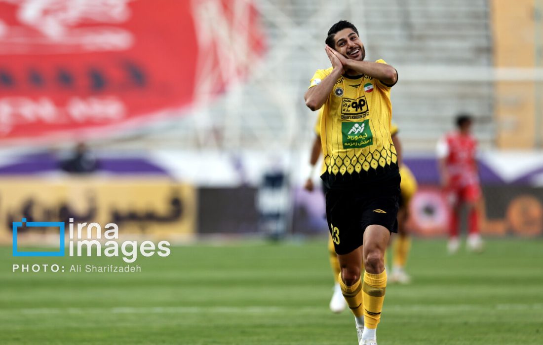 برتری سپاهان مقابل پرسپولیس در پایان نیمه نخست