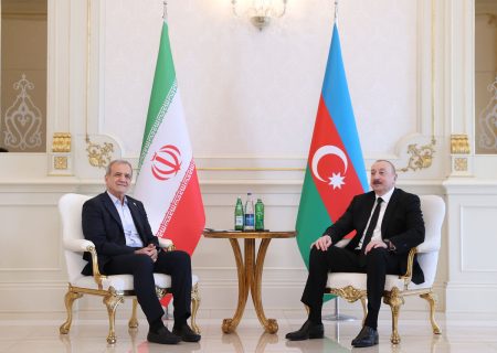 سفر تاریخی پزشکیان به باکو: تحکیم روابط ایران و آذربایجان