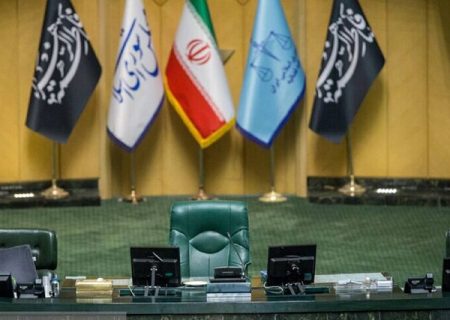 ۲۱ سال حاشیه‌نشینی زنان از هیئت رئیسه مجلس