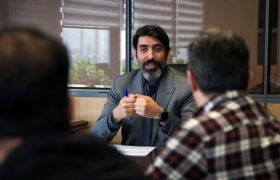 آیا مدنی‌زاده مخالف بورس است؟