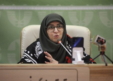 تأکید شینا انصاری برای حل بحران‌های محیط‌ زیست لرستان