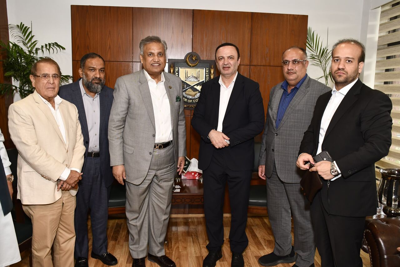 دعوت از جامعه بازرگانی پاکستان برای سرمایه‌گذاری در مناطق آزاد ایران