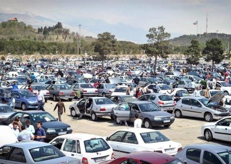 انتقاد مجلس از نوسانات بازار خودرو؛ خودروسازان نباید برای مردم تله بگذارند