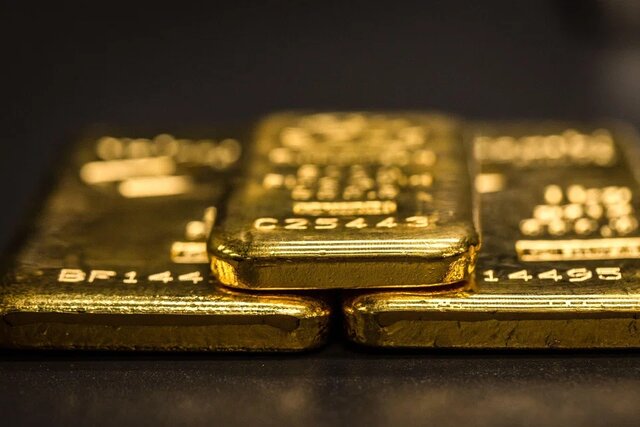 طلا به مرز ۴۰۰۰ دلار نزدیک‌تر شد