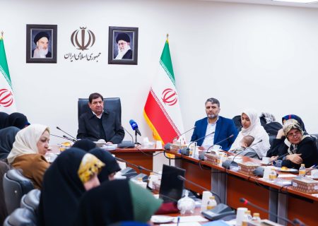 بانوان در عرصه سیاست‌گذاری و اقتصاد دانش‌بنیان پیشرو باشند