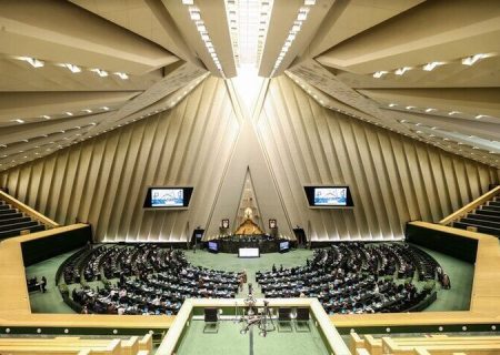 استیضاح‌ وزرا از دستورکار مجلس خارج شد