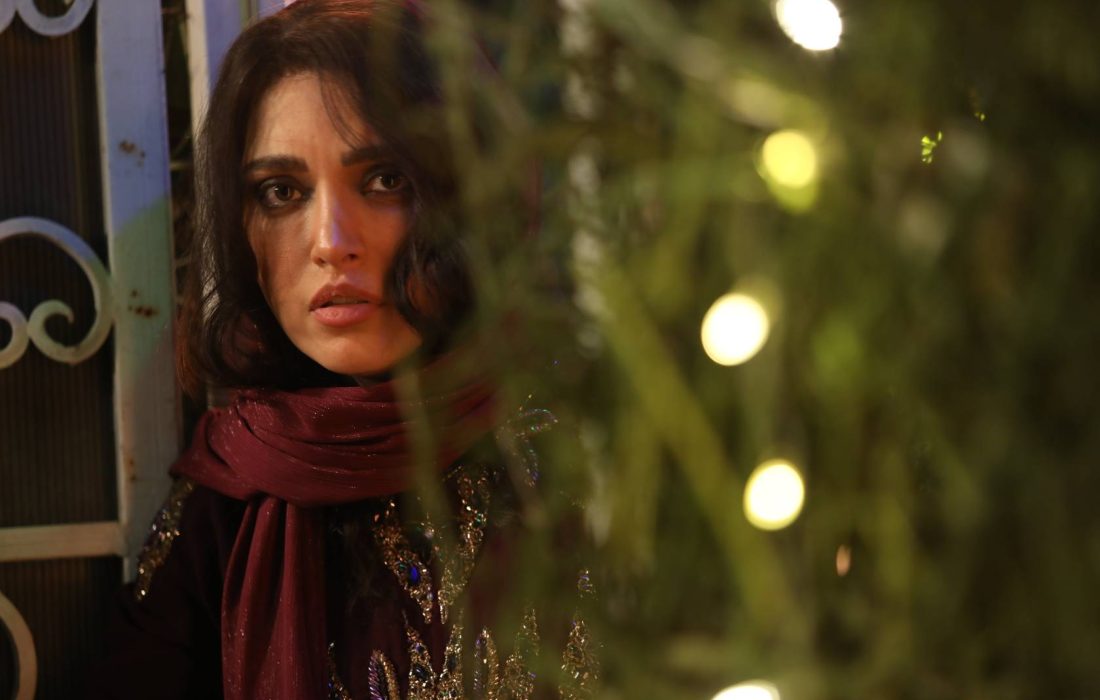 رونمایی از نخستین تصویر بهنوش طباطبایی در فیلم سینمایی «گیس»